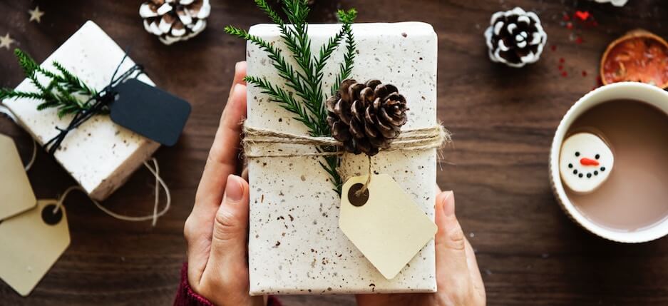 5 idées de cadeaux à offrir à vos collègues de bureau